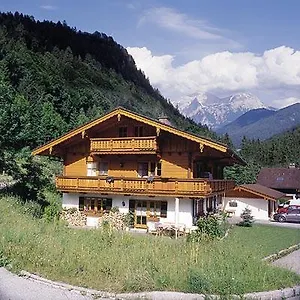 haus-holzl-ferienwohnungen.com-bavaria.com/