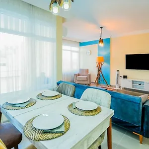 And Comfy Flat With Balcony In Muratpasa Апартаменты